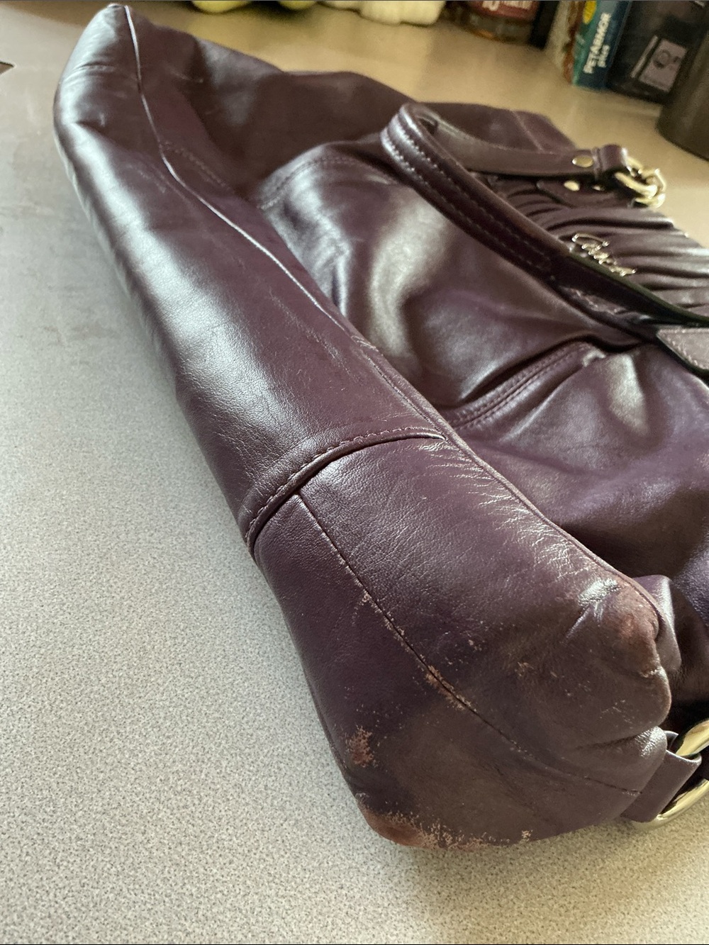 Genuine leather authentic Coach bag. In pre owned condition - Picture 9 of 9